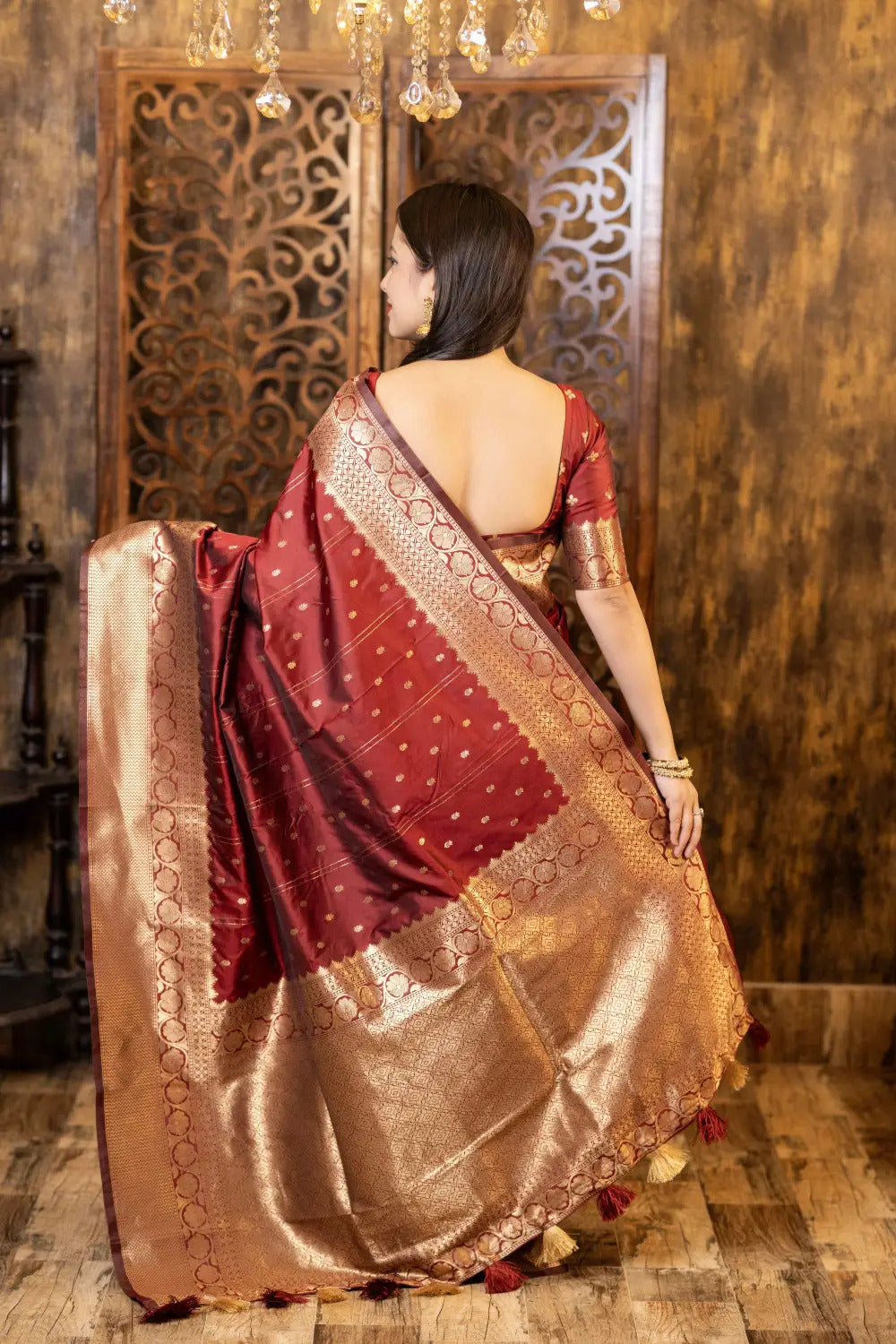Soft-Poly-Silk-saree-with-stylish-prints-niyati