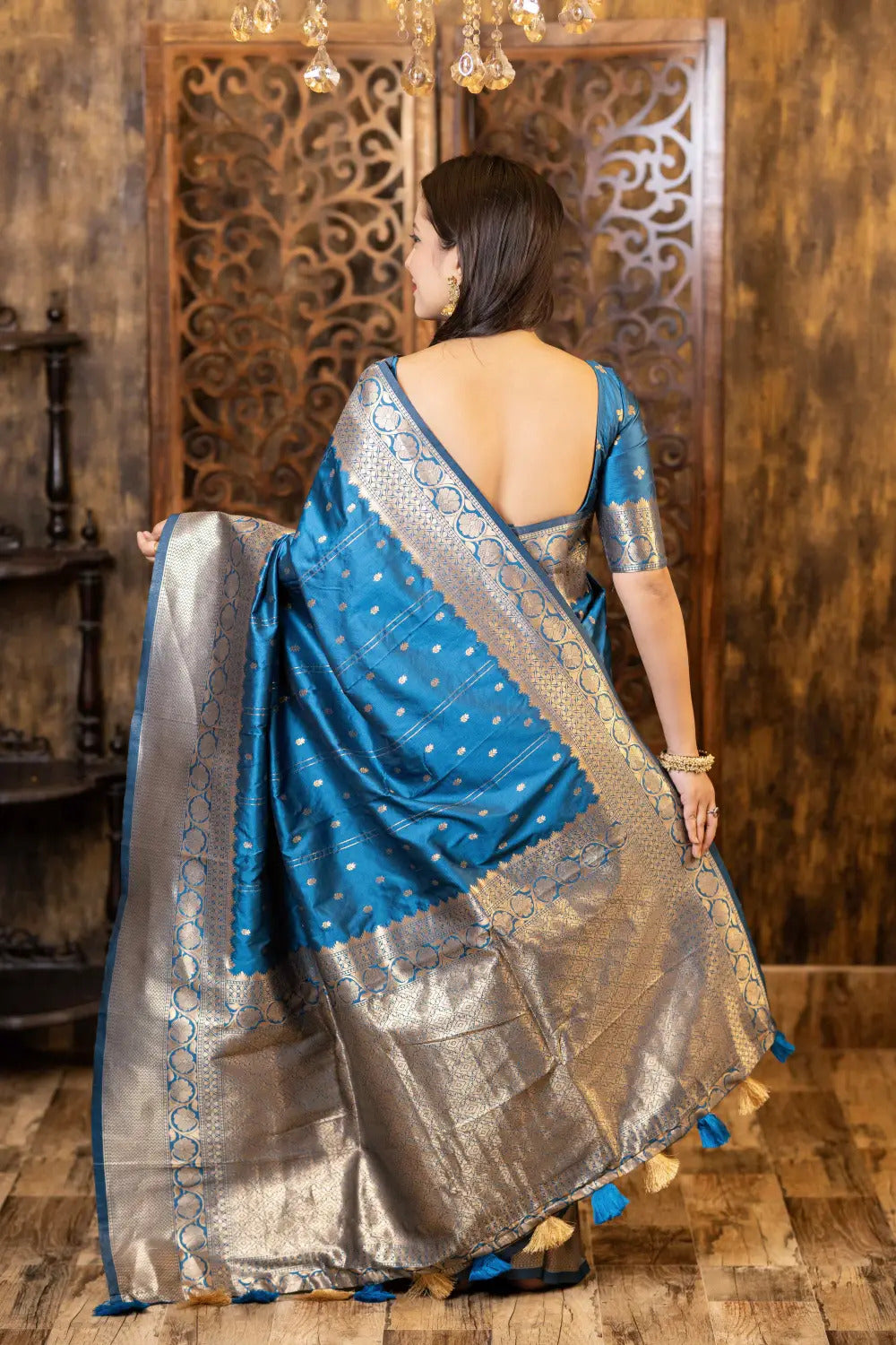 Soft-Poly-Silk-saree-with-stylish-prints-niyati