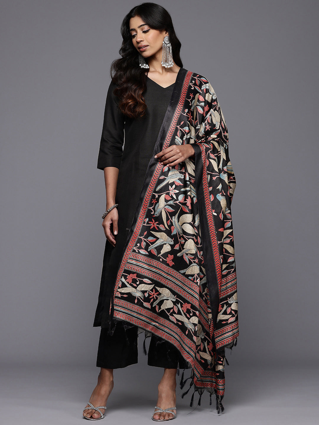 Women Solid Black V Neck Straight Kurta Set With Printed Dupatta