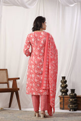 Women Peach  Floral Printed Embroidered Kurta Paired With Chevron Printed Bottom And Dupatta