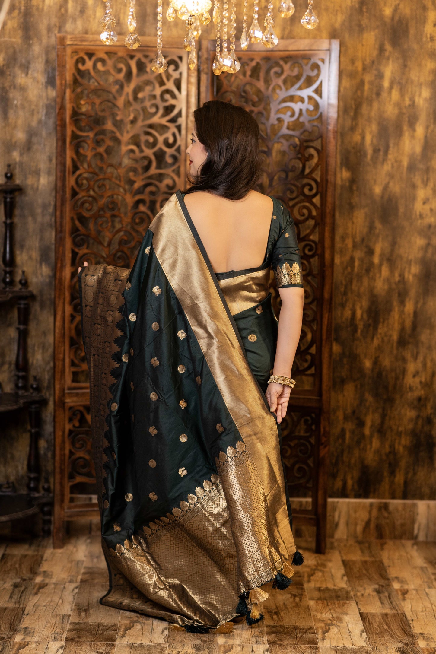 Soft-Poly-Silk-saree-with-stylish-prints-peazari