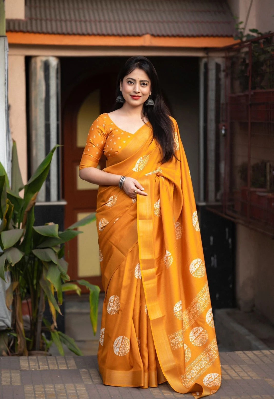 soft-cotton-crape-batik-prints-with-zari-pattu-woven-border-cottoncrap