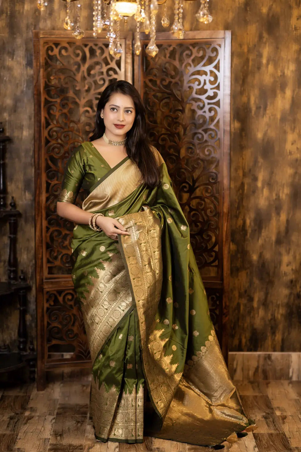 Soft-Poly-Silk-saree-with-stylish-prints-peazari