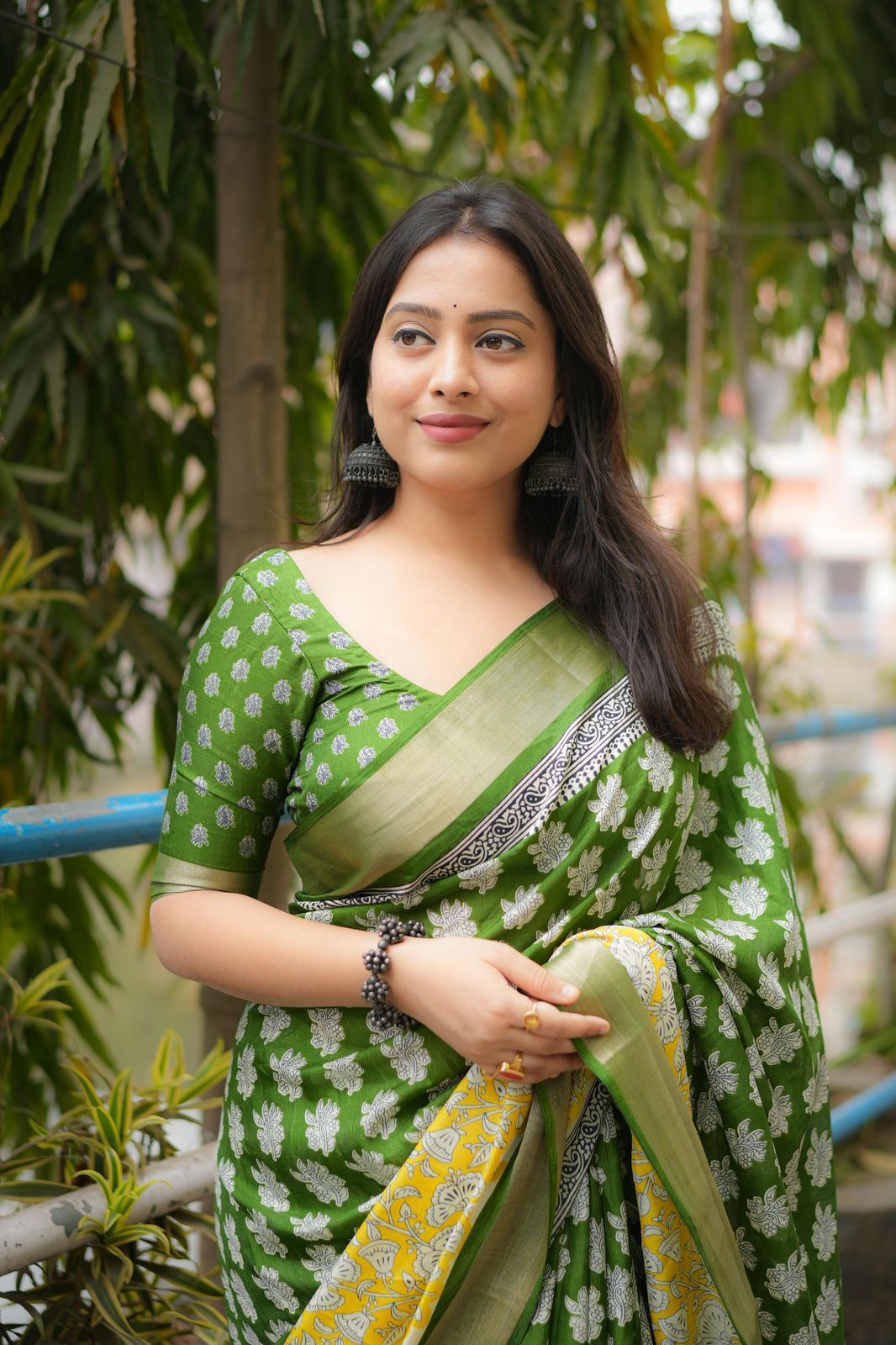 Soft Dola Silk saree with shaded style prints.