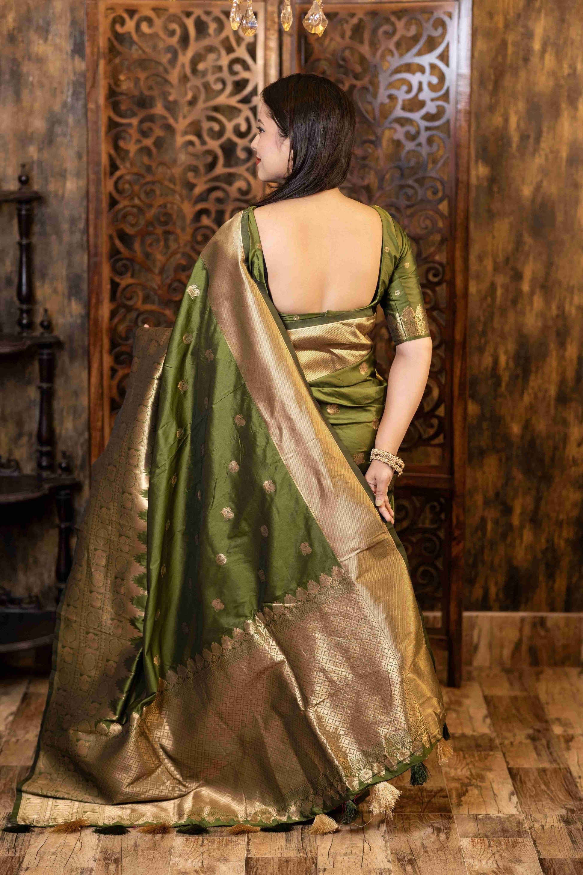 Soft-Poly-Silk-saree-with-stylish-prints-peazari