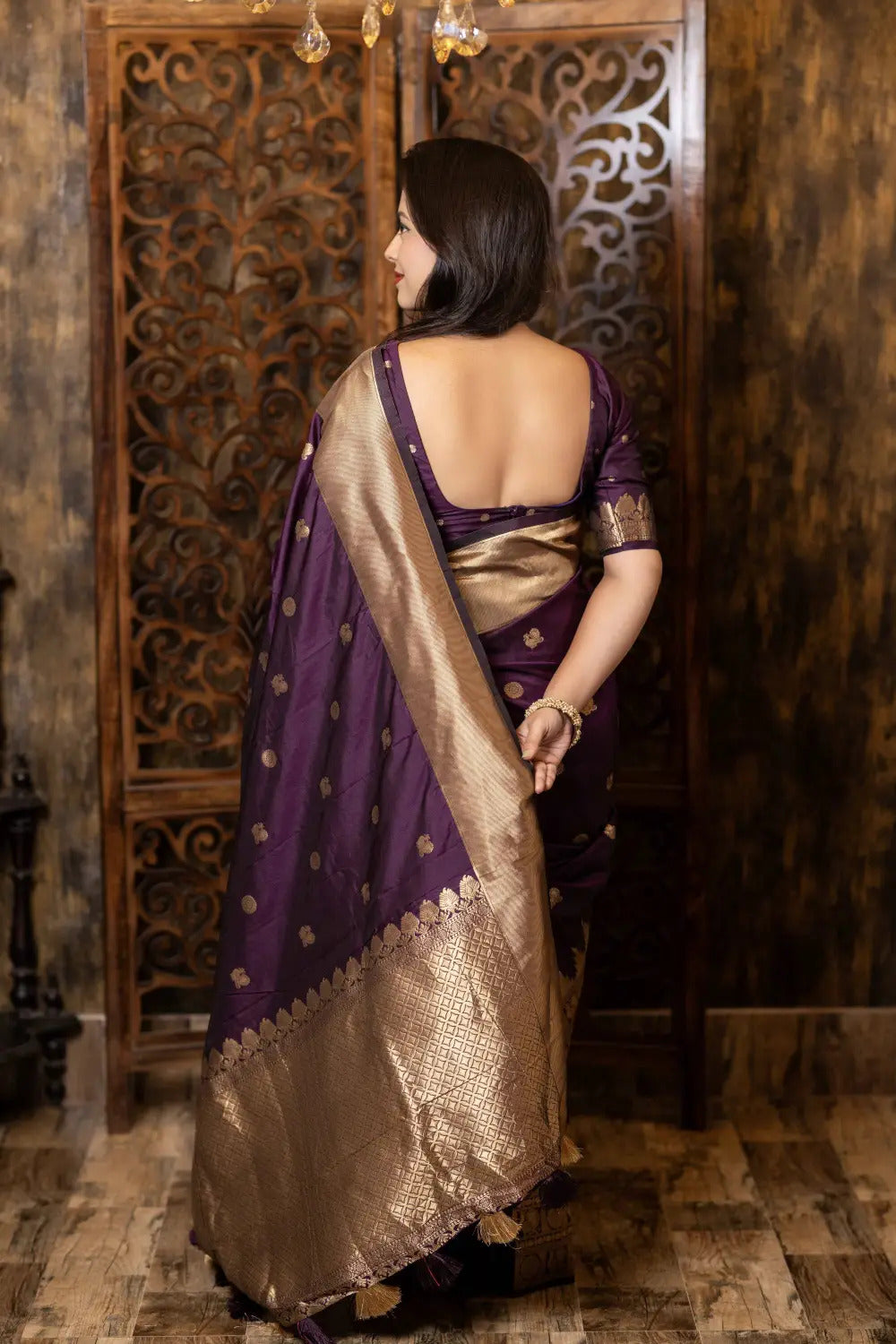 Soft-Poly-Silk-saree-with-stylish-prints-peazari