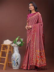 Fiery Red Banarasi Silk Saree with Gold Zari and Colorful Pallu – Perfect for Bridal, Wedding & Festive Glamour