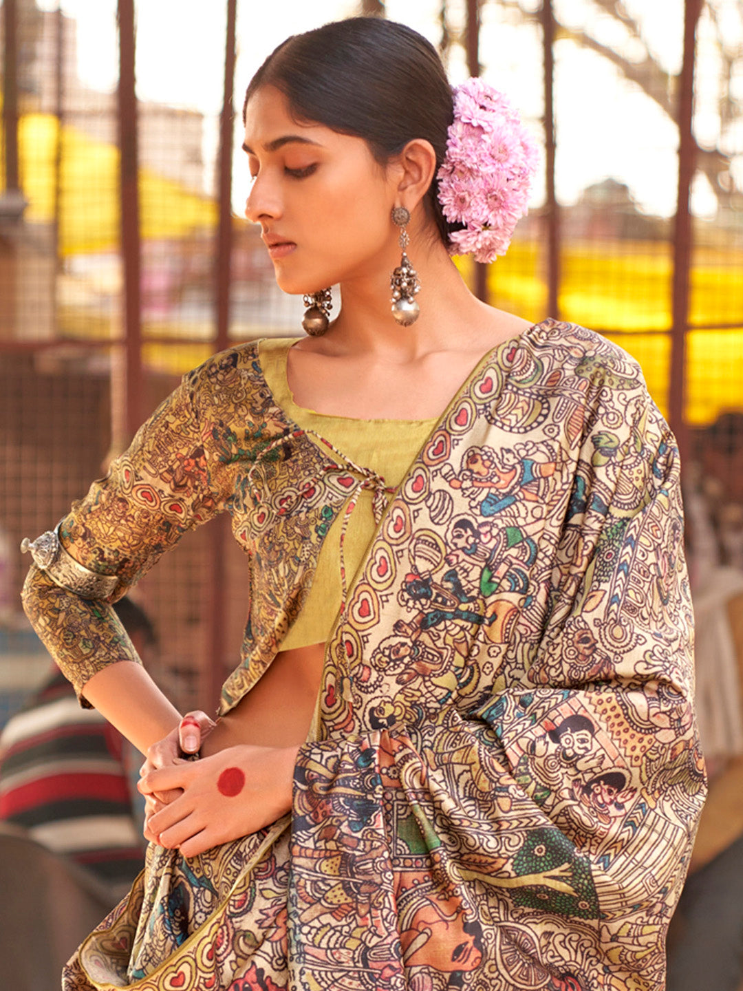 Women's Silk Blend Beige Printed Designer Saree With Blouse Piece