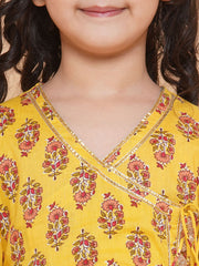 Placement Print Three-Fourth Sleeves Knee length Cotton Kurta With Trouser - Yellow
