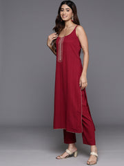 Women Maroon Round Neck, Spaghetti Strap Style Straight Kurta Paired With Tonal Bottom And Dupatta