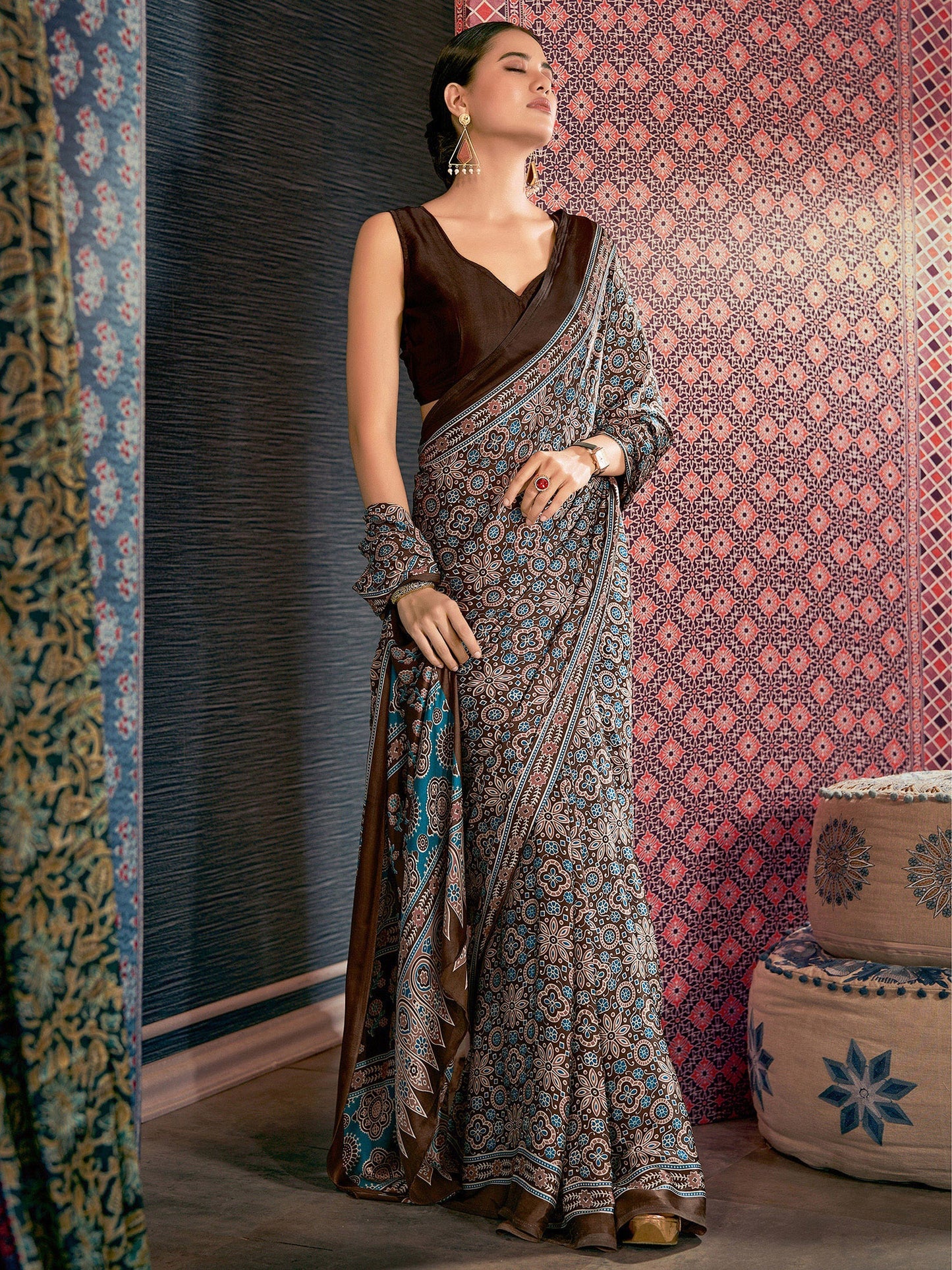 Naari - Women's Crepe DigitalPrint DesignerSaree With Blouse Piece