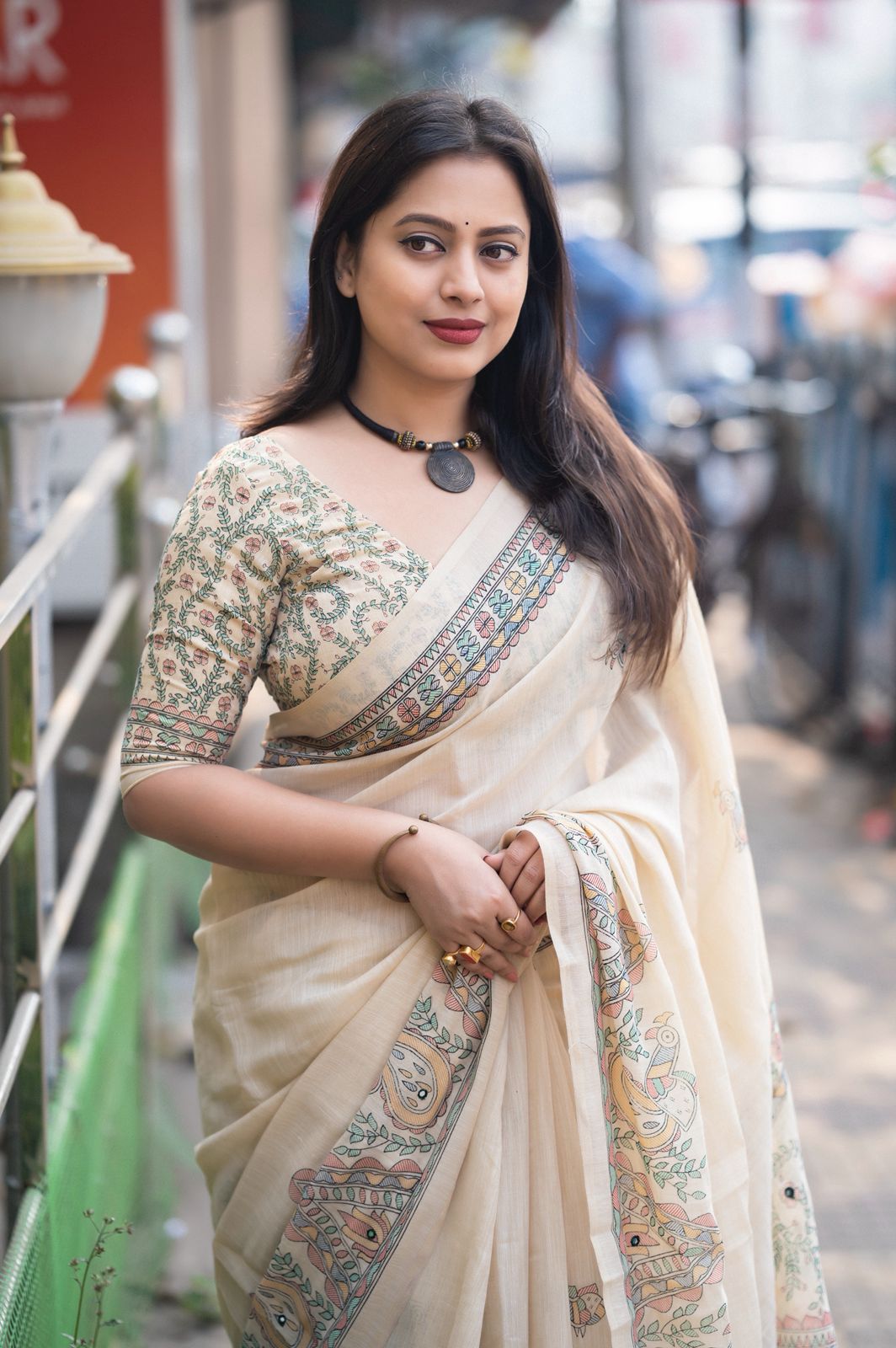 Soft linen saree with shaded style prints.