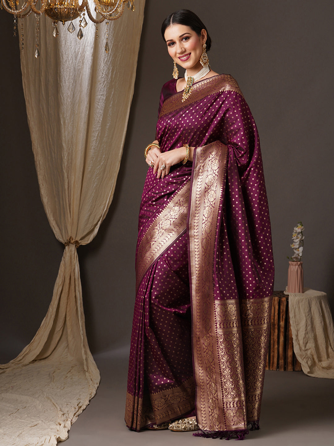 Women's Silk Blend Magenta WovenDesign DesignerSaree With Blouse Piece