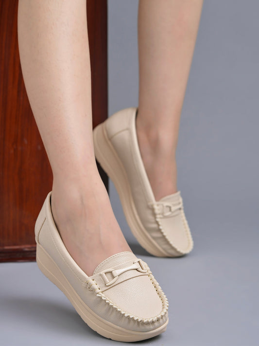 Shoetopia - Upper Bow Detailed Cream Loafers For Women & Gilrs