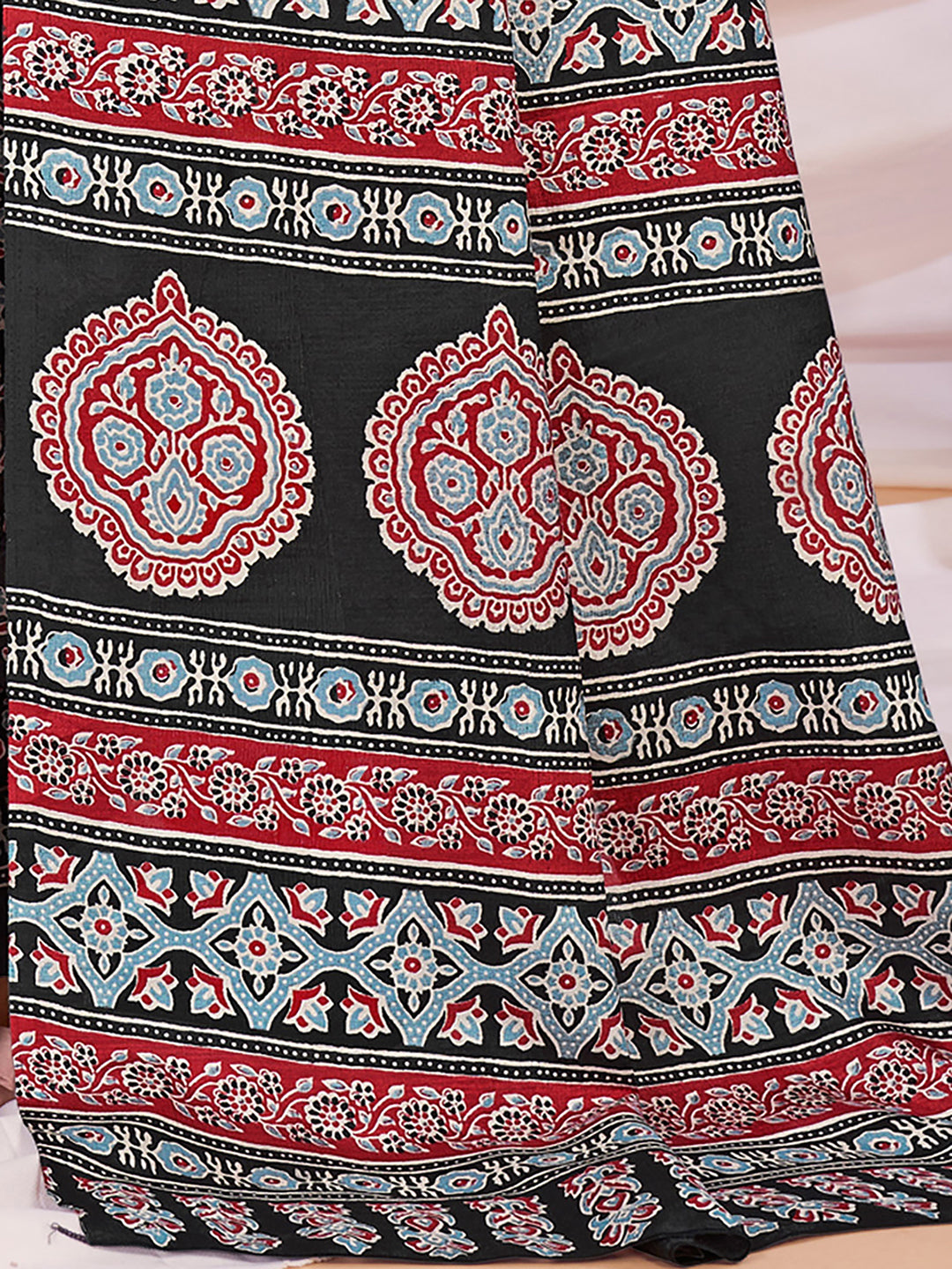 Women's Dola Silk DigitalPrint DesignerSaree With Blouse Piece