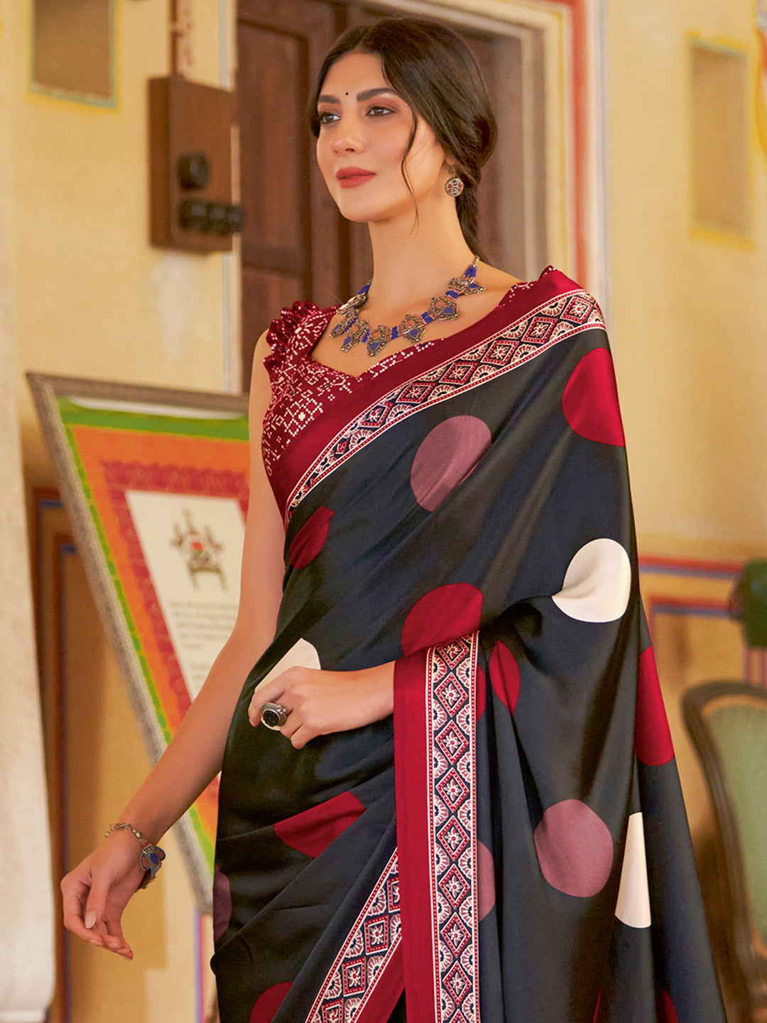 Women's Crepe Printed Designer Saree With Blouse Piece