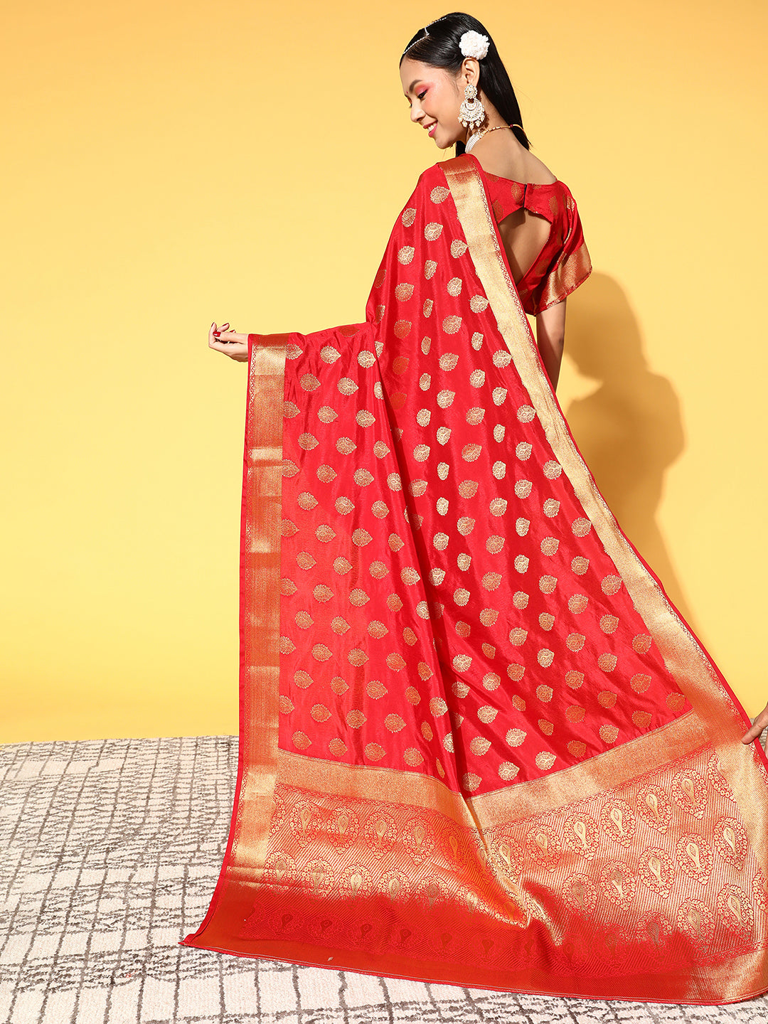 Women's Silk Blend Red WovenDesign CelebritySaree With Blouse Piece