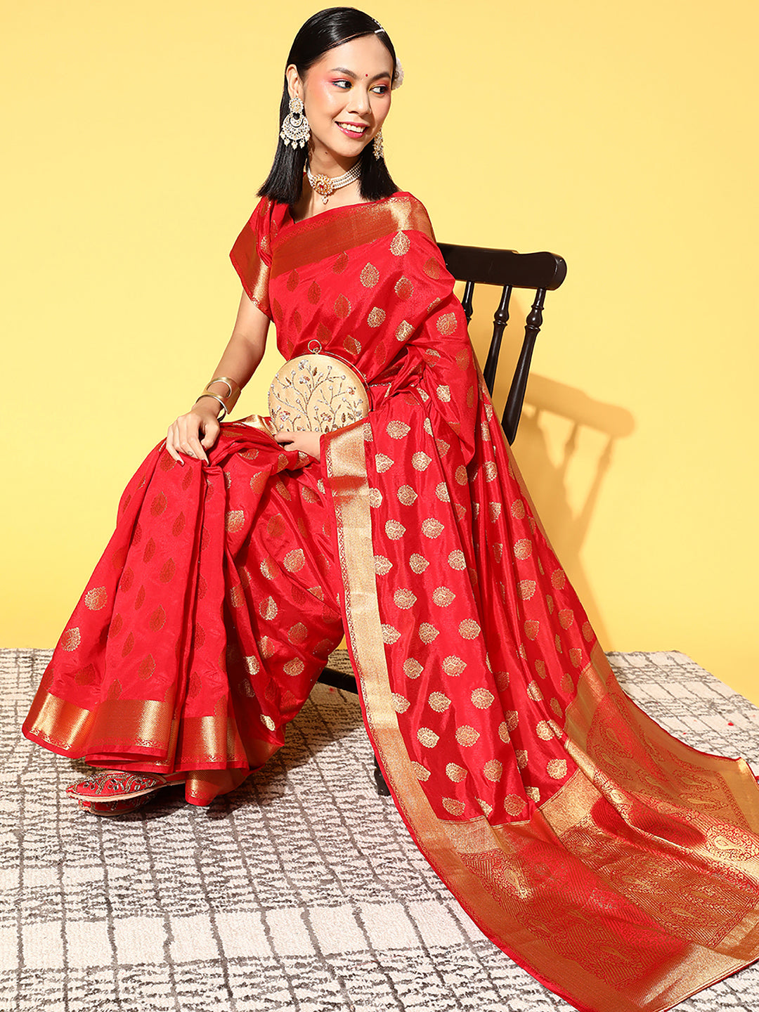 Women's Silk Blend Red WovenDesign CelebritySaree With Blouse Piece