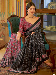 Women's Crepe Printed Designer Saree With Blouse Piece