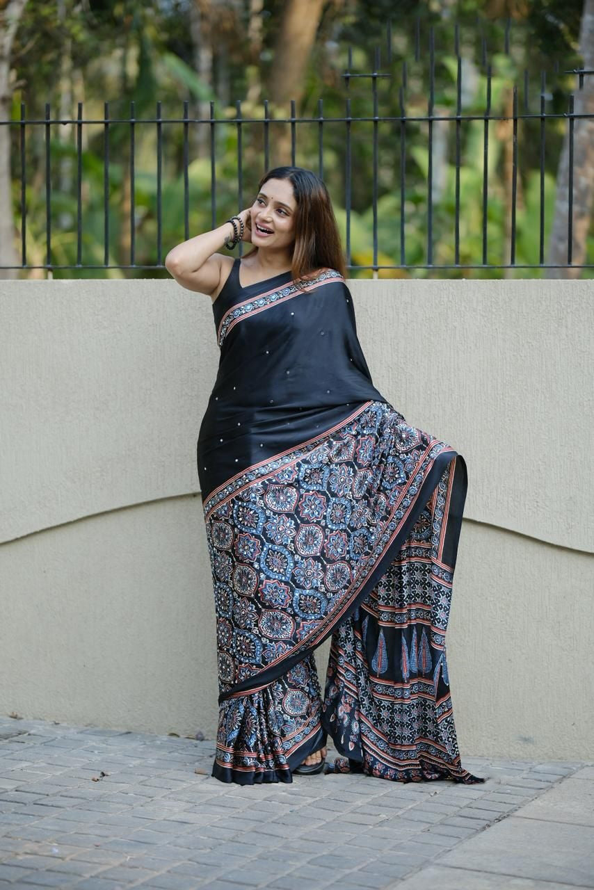 Soft-Modal-Silk-saree-with-stylish-prints-Rasleele2