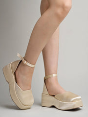 حذاء Shoetopia الأنيق باللون الذهبي الأنيق للنساء والفتيات