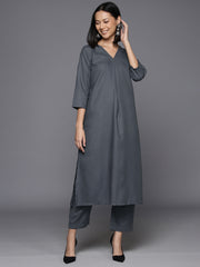 Women Plus Size Grey Solid A-Line Kurta Paired With Tonal Bottom