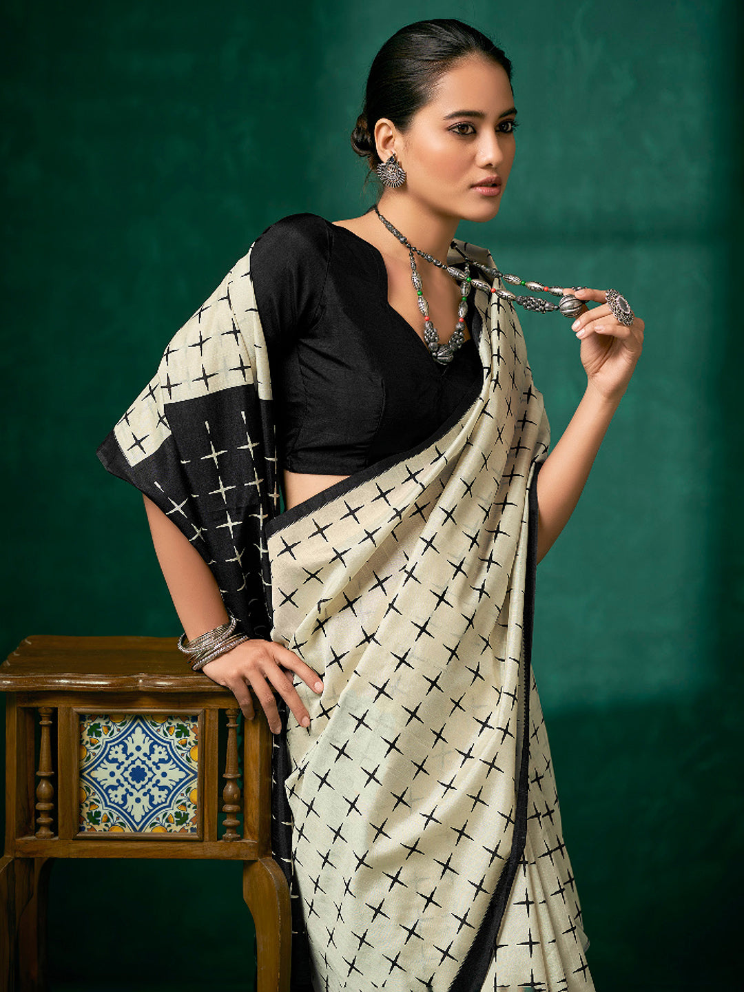 Women's Bhagalpuri Silk OffWhite Printed DesignerSaree With Blouse Piece