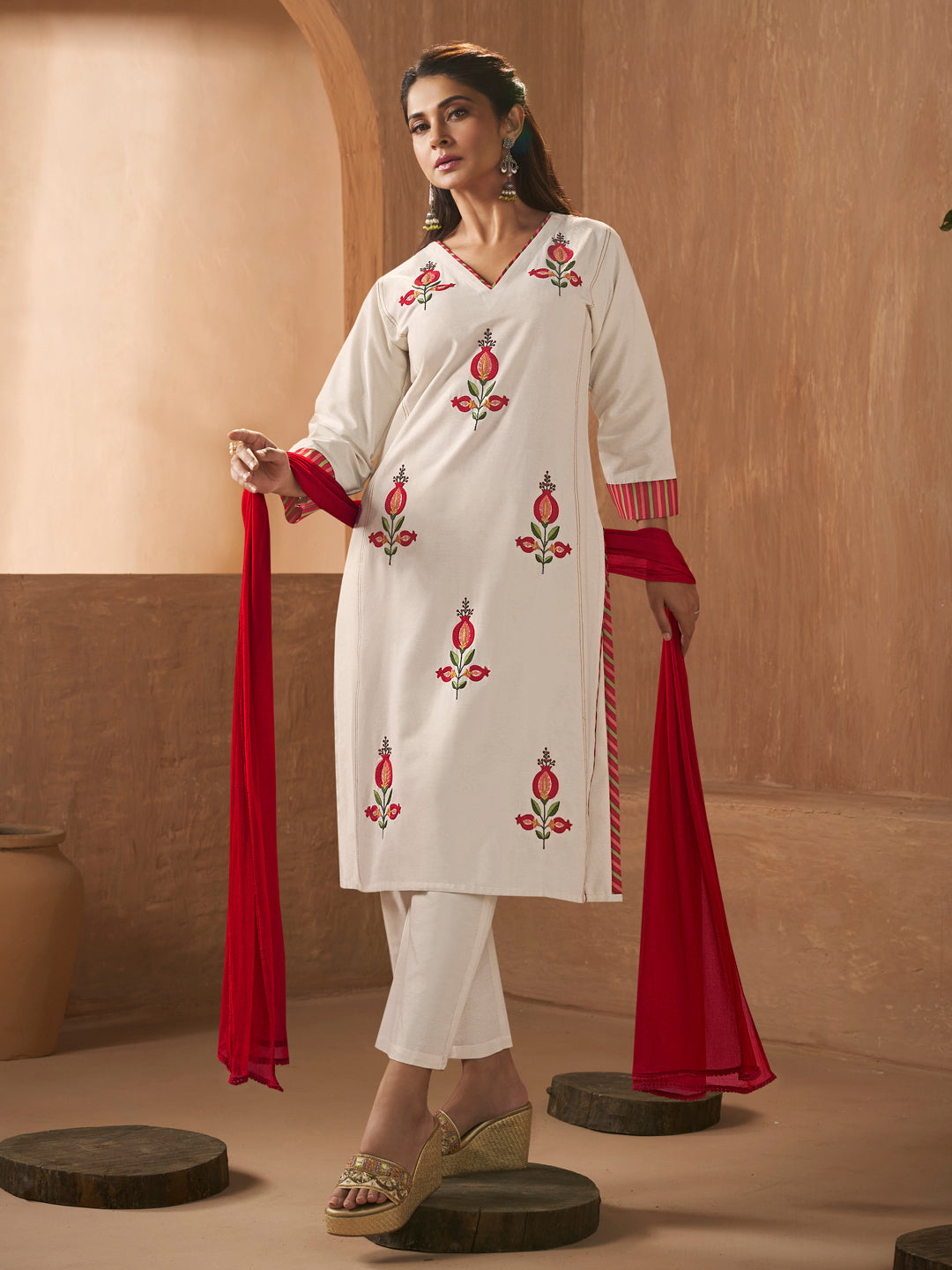Off White Embroidery Kurta Set with Dupatta 