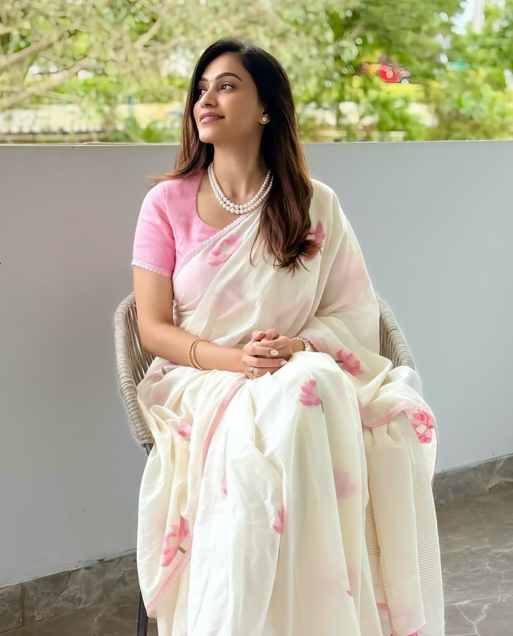 Soft-linen-saree-with-shaded-style-prints-pinkcrochet