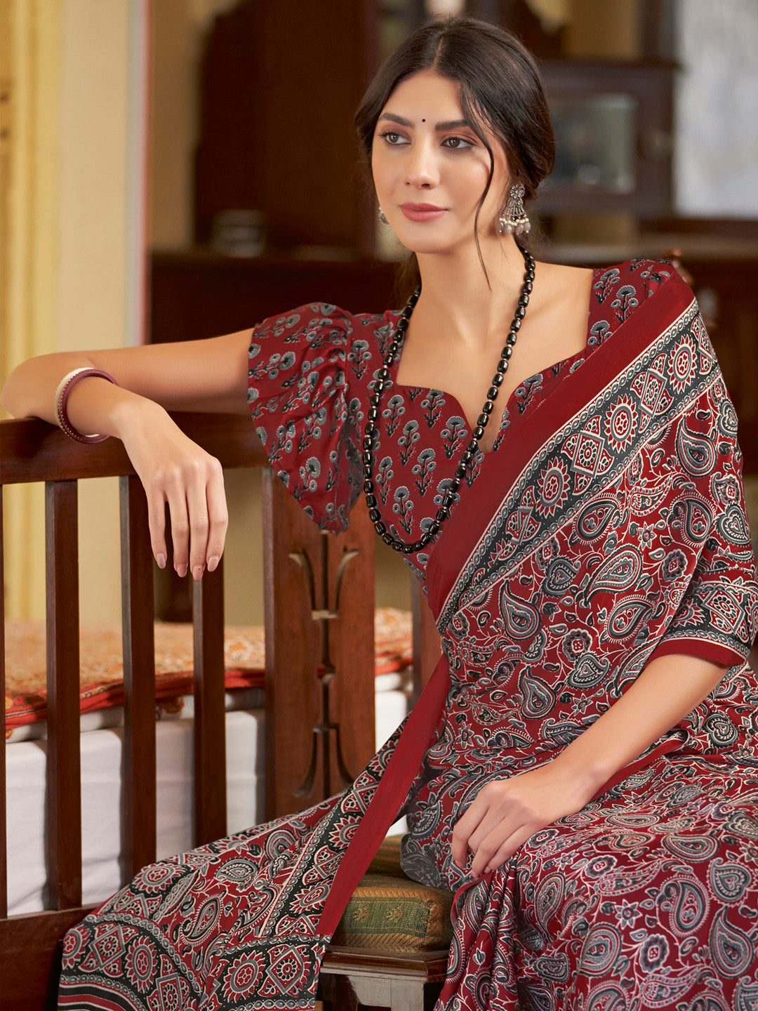 Women's Crepe Printed Designer Saree With Blouse Piece