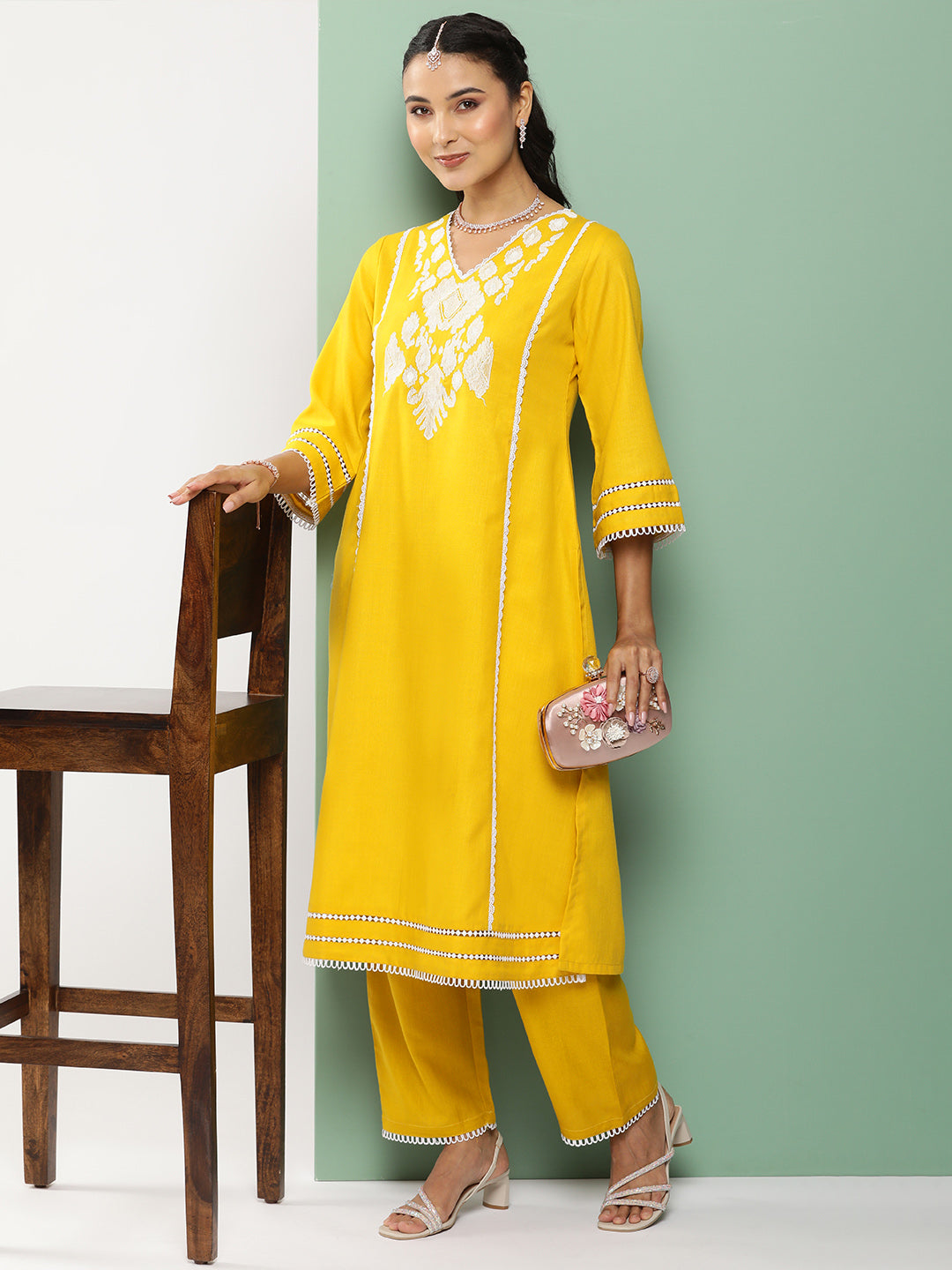 Women Ethnic Motifs Embroidered Regular Thread Work Kurta with Palazzos