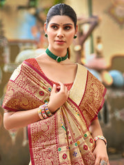Traditional Kanjivaram Silk Saree in Yellow with Grand Zari Pallu and Matching Blouse