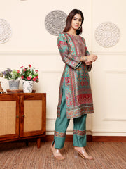 Women Green Round Neck Gotta Lace Detailed Ethnic Printed , Three Quarter Sleeve Straight Kurta  With Tonal Bottom With Lace Detailing