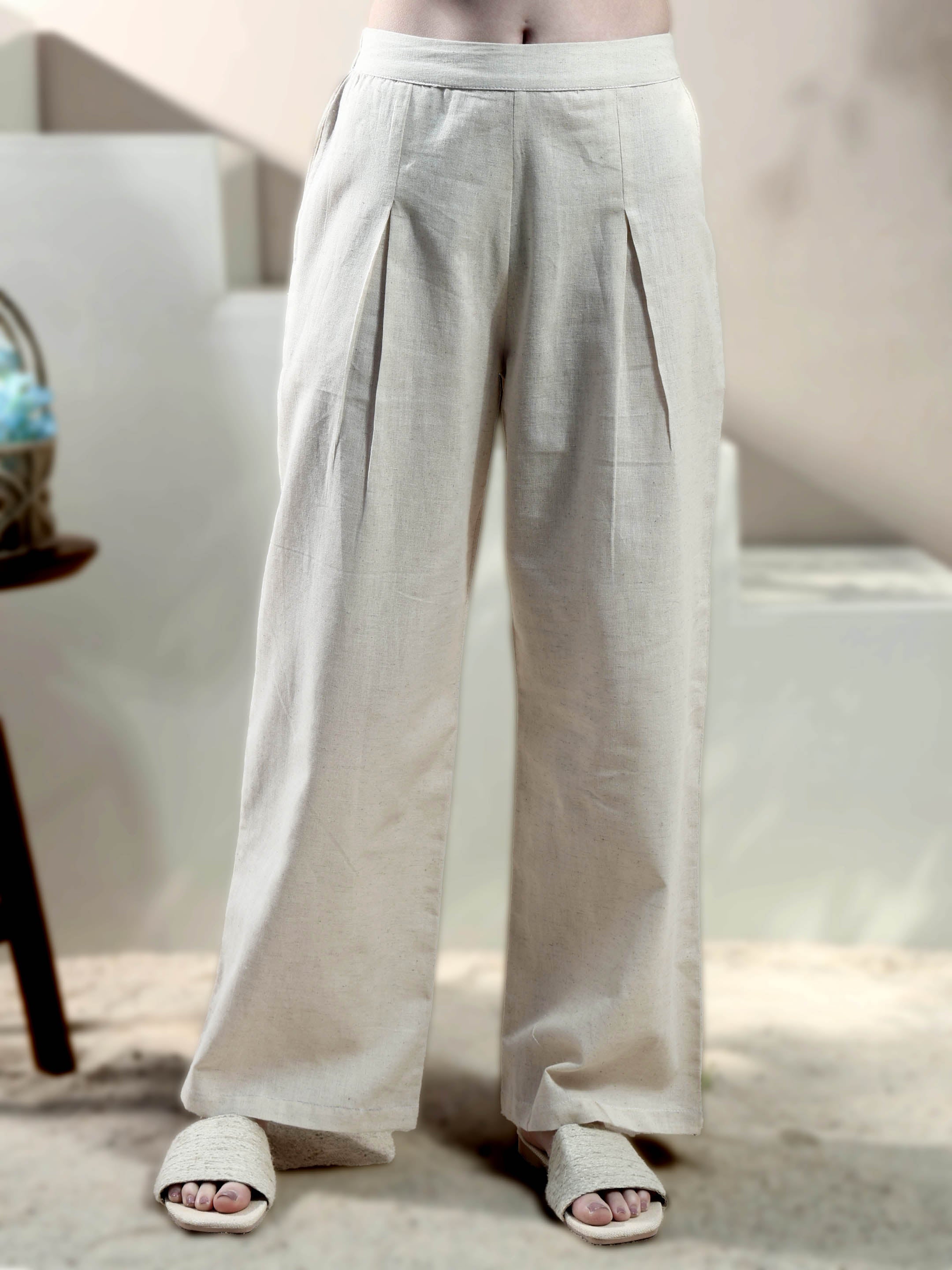 Women Relaxed Straight Leg Straight Fit Easy Wash Pleated Trousers