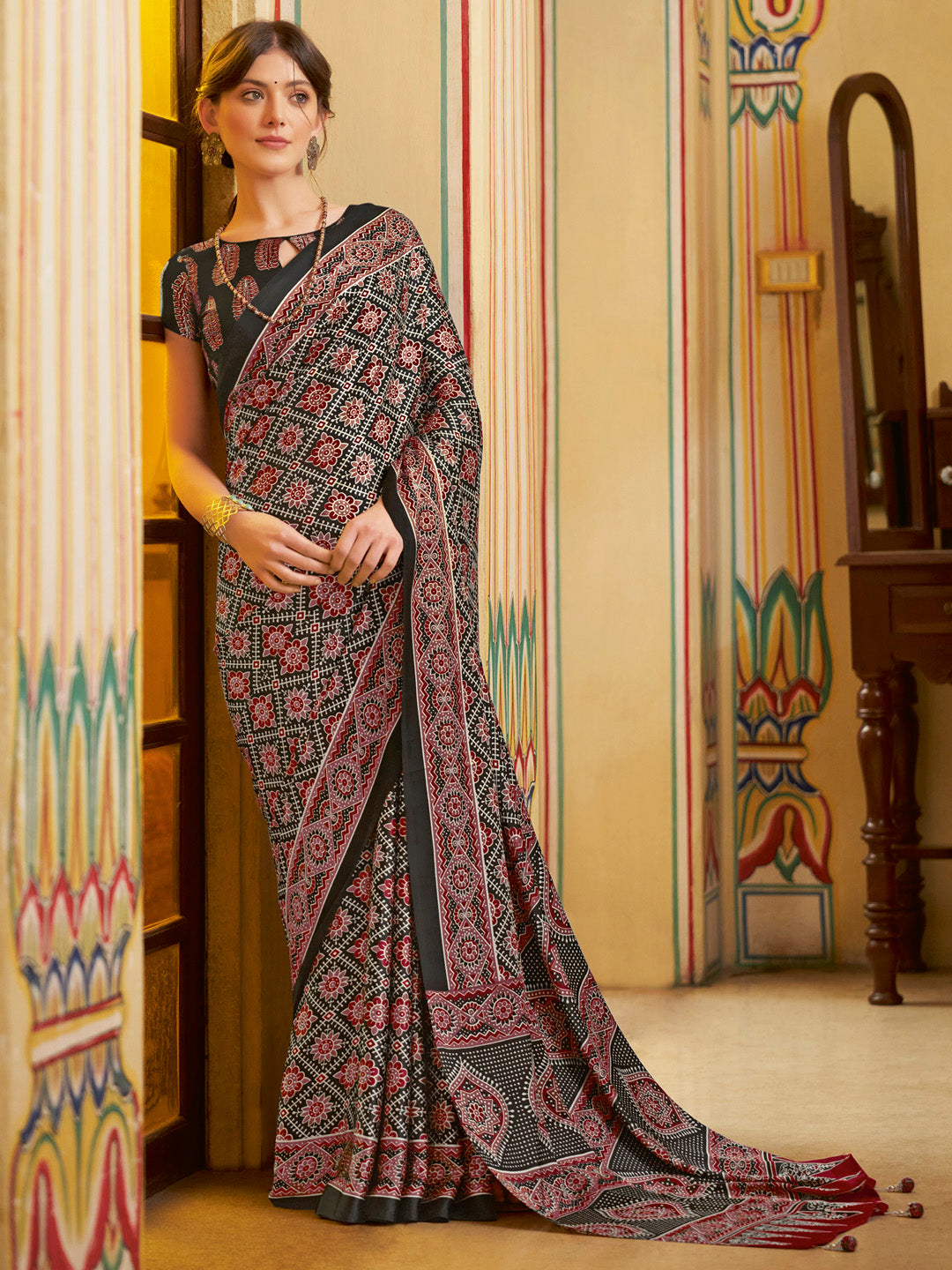 Women's Crepe Printed Designer Saree With Blouse Piece