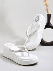 حذاء Shoetopia ذو الكعب العالي المزخرف باللون الأبيض للنساء والفتيات