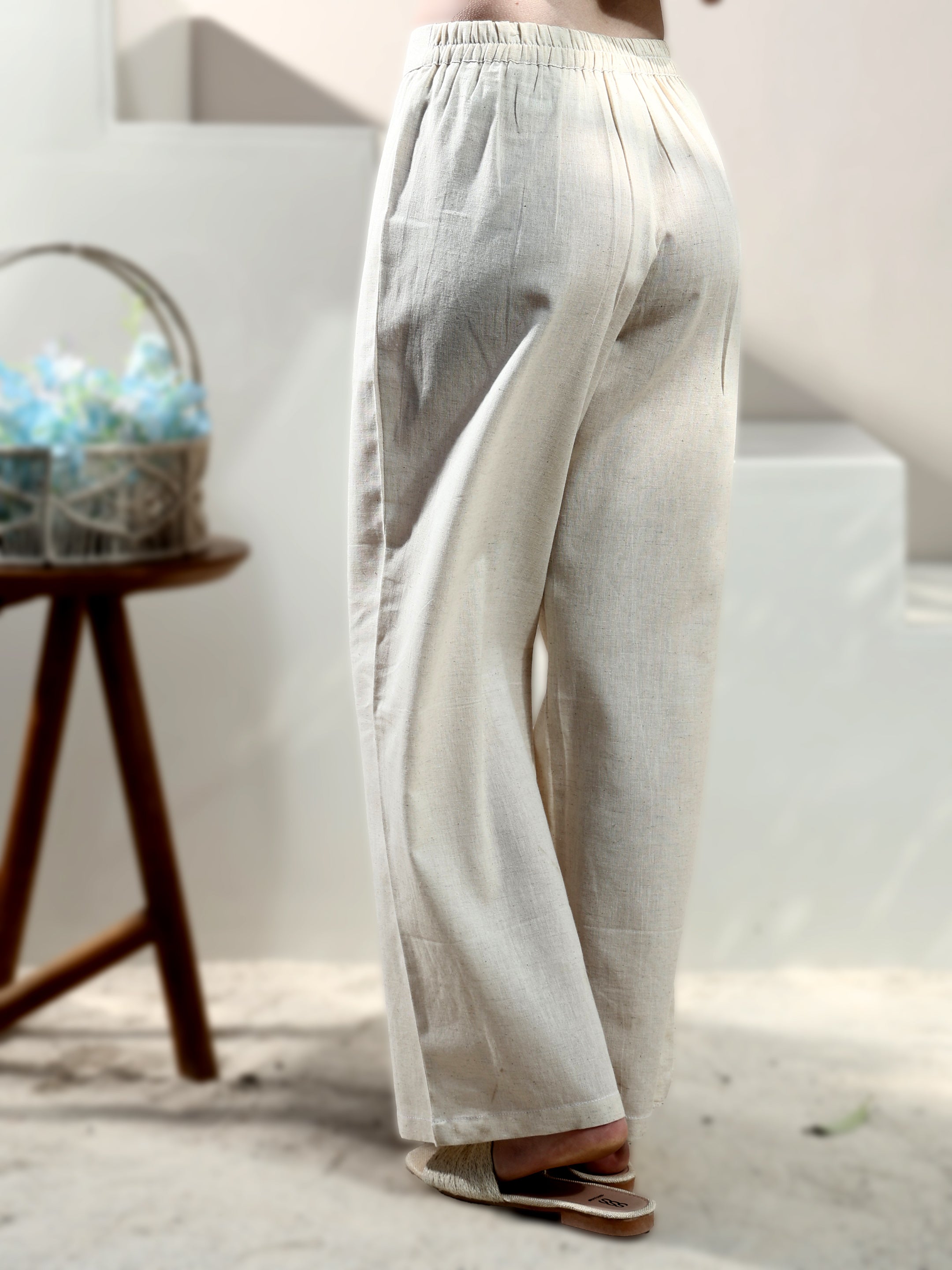 Women Relaxed Straight Leg Straight Fit Easy Wash Pleated Trousers