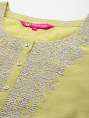Women Green Floral Embroidered Regular Chanderi Silk Kurta with Trousers & With Dupatta