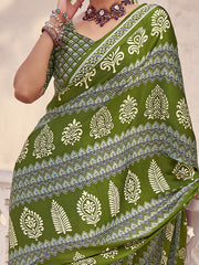Women's Crepe Printed Designer Saree With Blouse Piece
