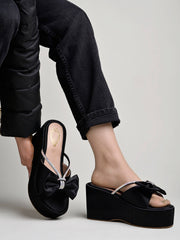 حذاء Shoetopia ذو الكعب العالي المزخرف باللون الأسود للنساء والفتيات