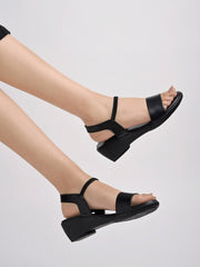 صندل كاجوال مريح باللون الأسود من Shoetopia للنساء والفتيات