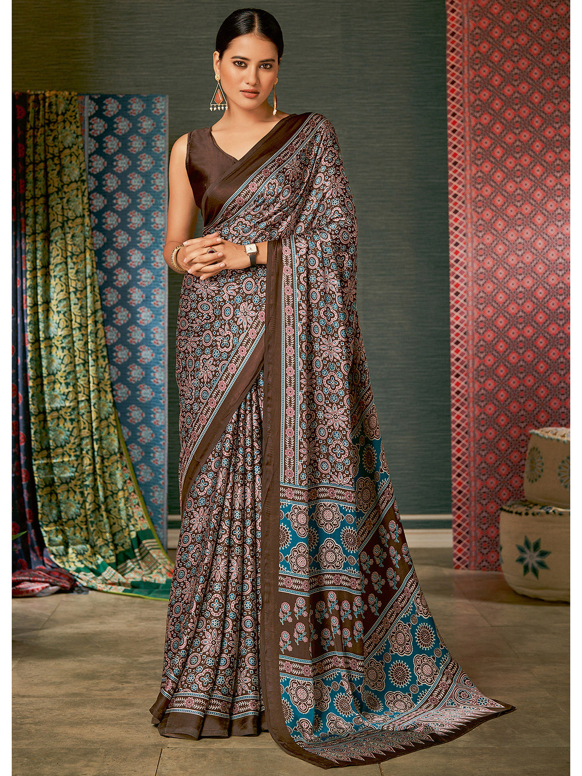 Women's Crepe DigitalPrint DesignerSaree With Blouse Piece