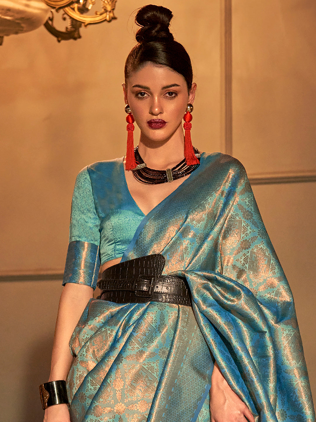 Women's Silk Blend Tealblue WovenDesign HandloomSaree With Blouse Piece