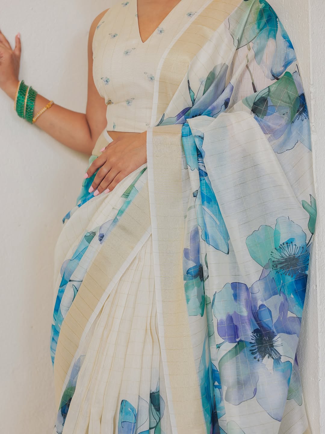 Soft Dola Silk saree with shaded style prints.