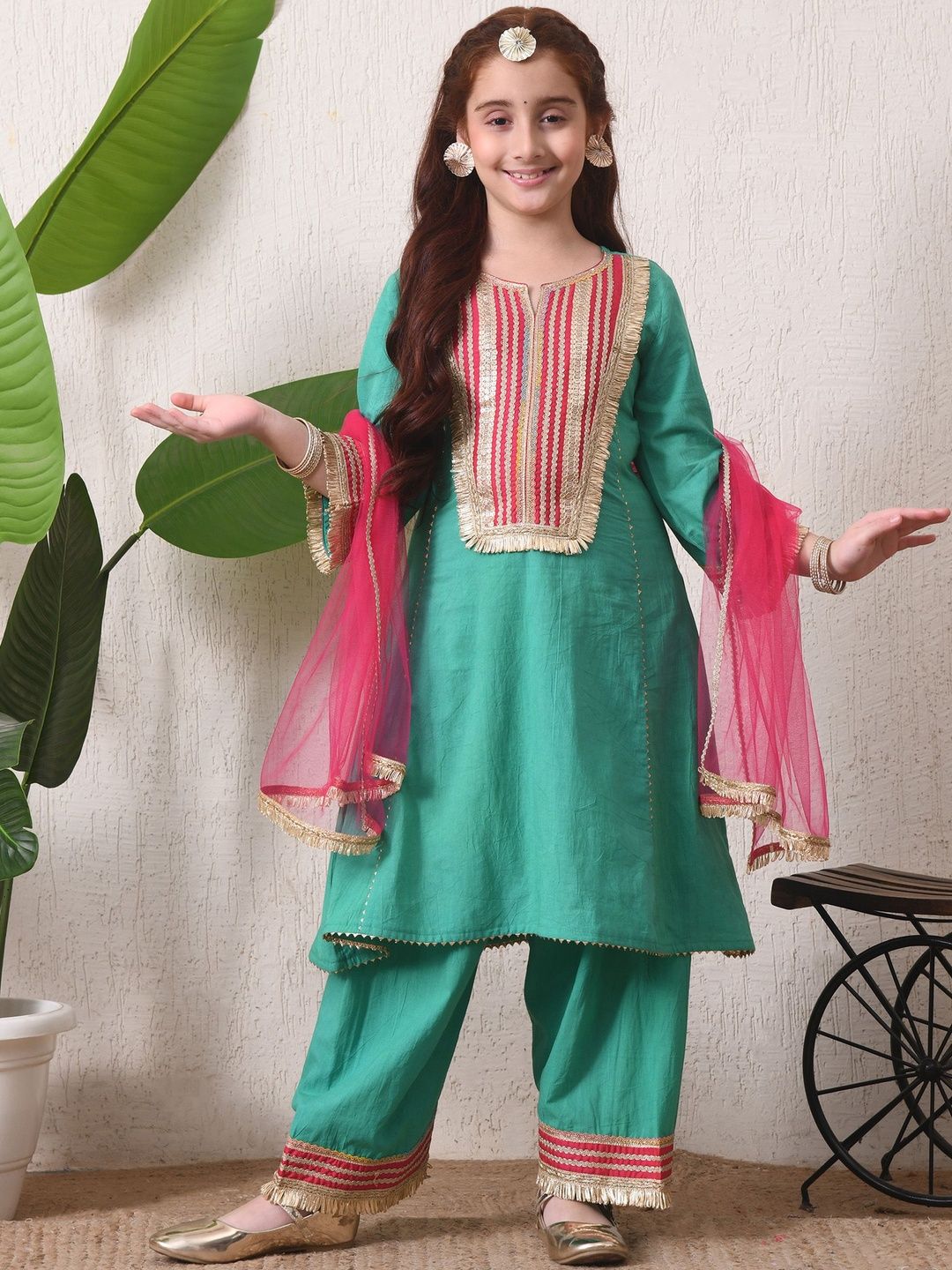 Girls Ethnic Kurta Set with Dupatta  Green & Pink Festive Wear ILKSD70