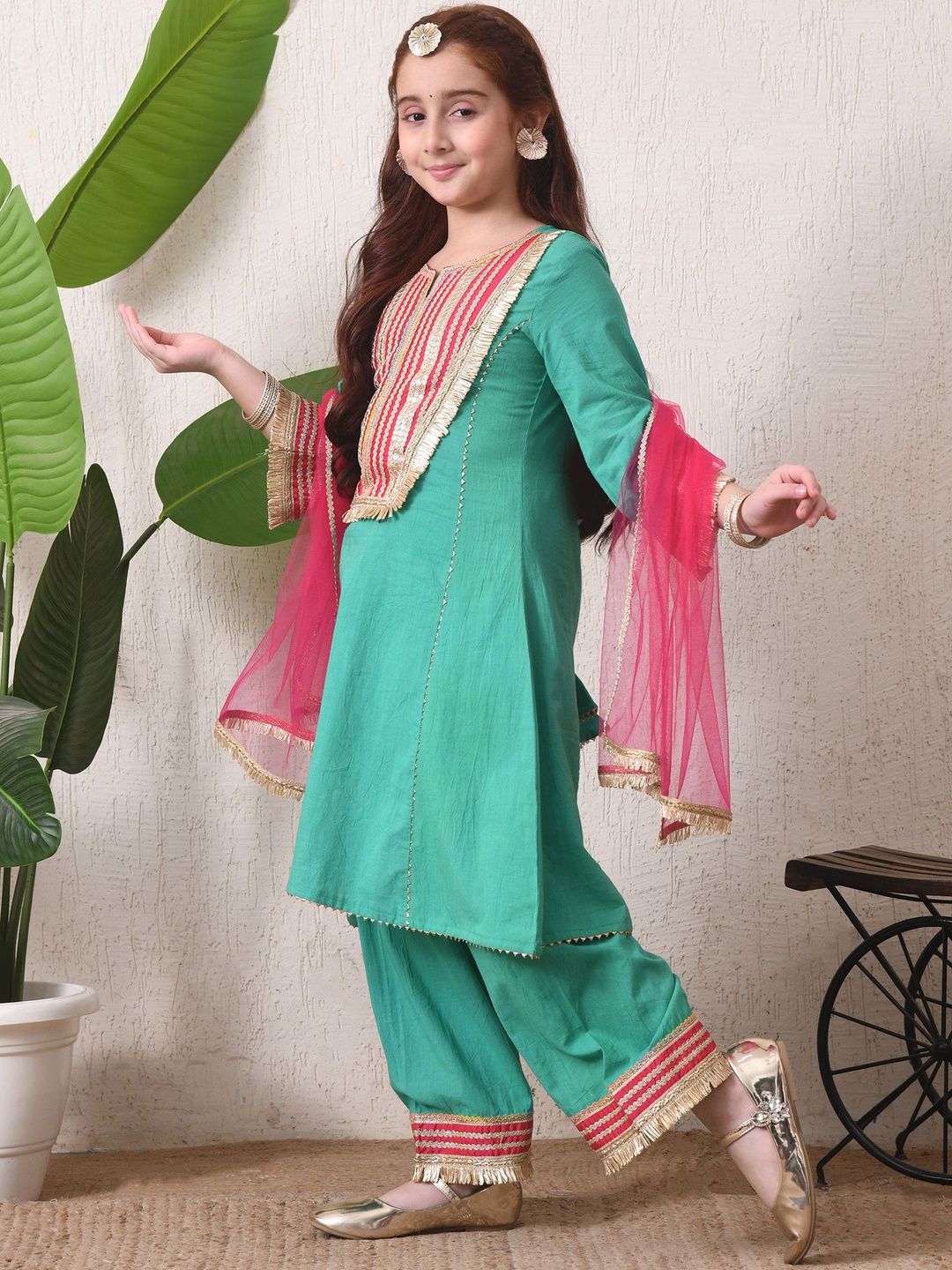 Girls Ethnic Kurta Set with Dupatta  Green & Pink Festive Wear ILKSD70