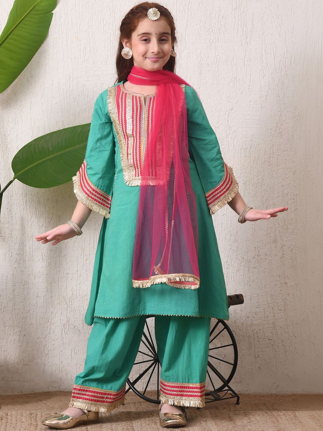 Girls Ethnic Kurta Set with Dupatta  Green & Pink Festive Wear ILKSD70