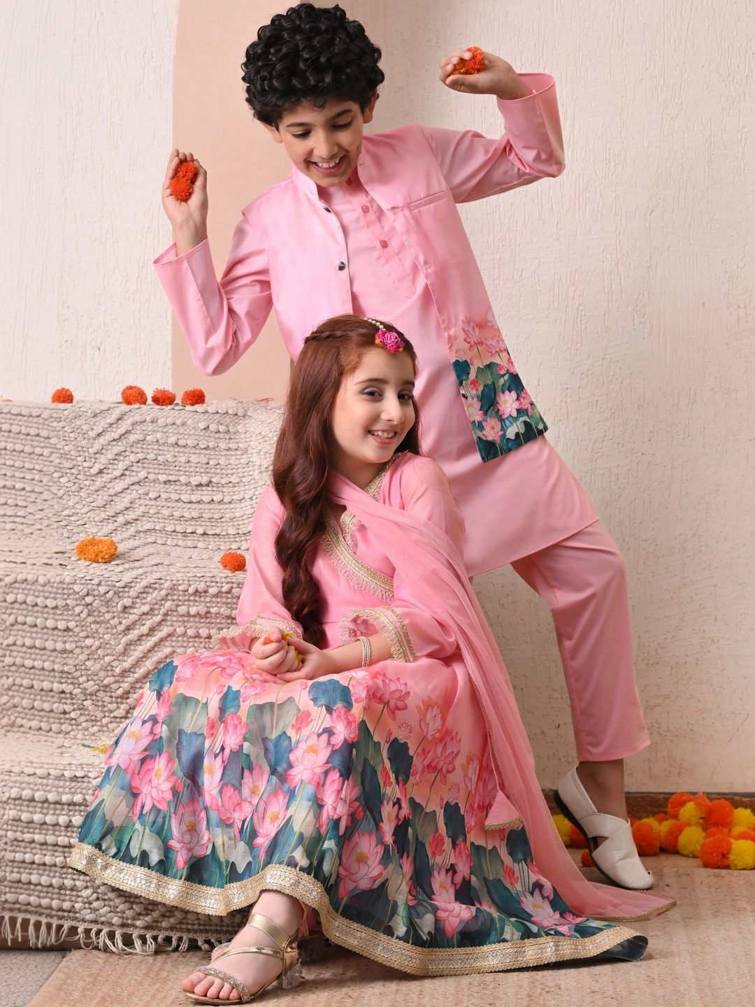 Girls Pink Floral Printed Ethnic Kurta Pant Set with Dupatta ILKSD46